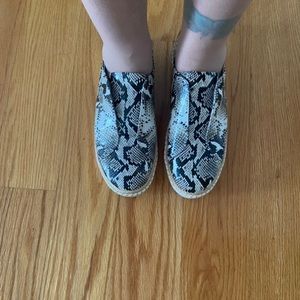 NWT J/Slides NY size 9 womens, snakeskin print slip ons